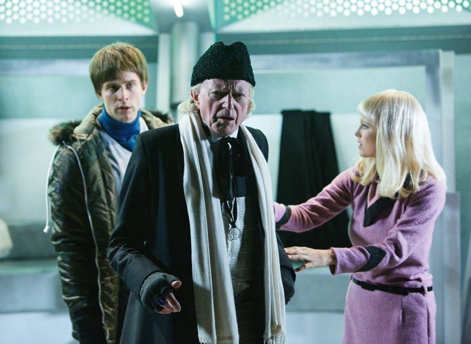 Doctor Who: novas imagens do especial de Natal mostram o Primeiro Doutor e seus companions