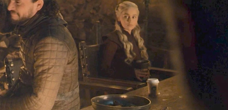 Daenerys pediu um Starbucks em Westeros?