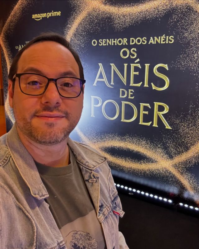 O Senhor dos Anéis: Os Anéis de Poder continua majestosa em sua 2ª temporada, que estreia nesta quinta 29/08 no @primevideobr! 

Sauron ascende na Terra-Média dando continuidade a uma trama que se eleva aos mais altos padrões técnicos e criativos da década.

Serão 3 episódios já na estreia e um por semana até outubro para ser apreciada com calma (como tem que ser com todas as séries dramáticas deste nível).